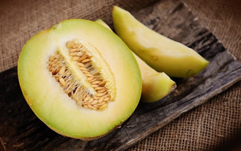 sliced cantaloupes
